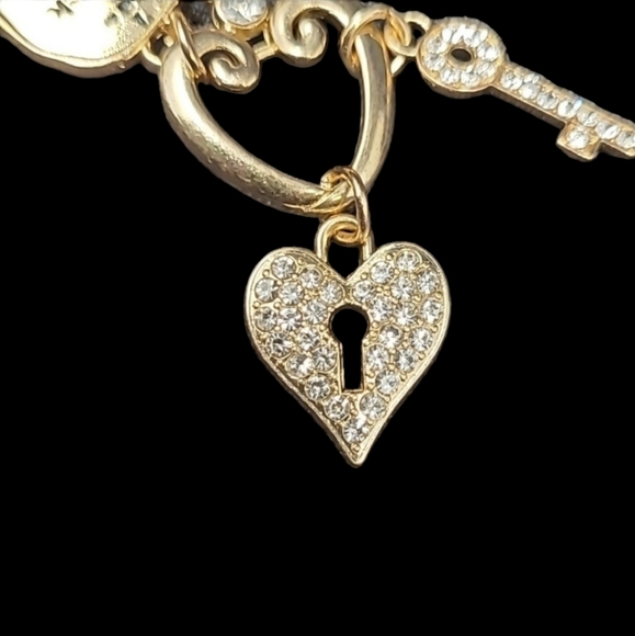 18" UNLOCK YOUR HEART-HEART WITH 3 CHARMS - Picture 6 of 9